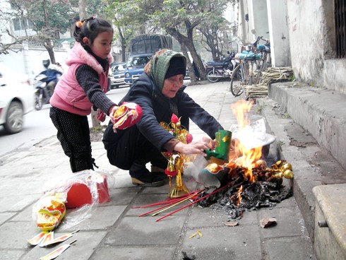 Vi sao ngay cung ong Cong ong Tao la ngay “mo cong troi“?-Hinh-2