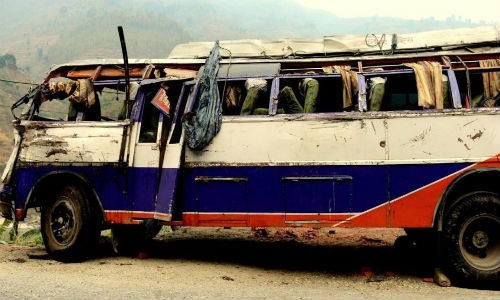 Nepal: Tai nan xe buyt kinh hoang, hang chuc nguoi thuong vong