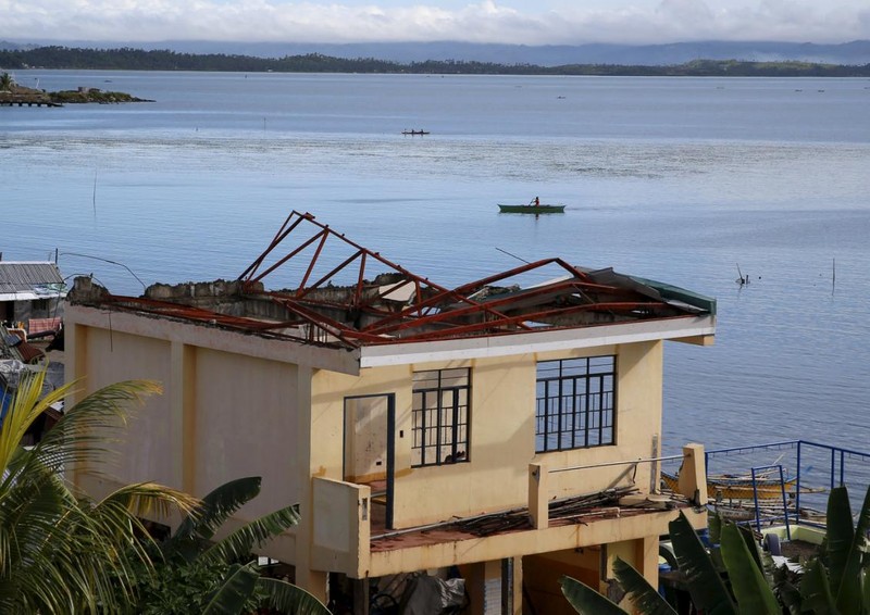 Chum anh Philippines tuong niem nan nhan sieu bao Haiyan-Hinh-10