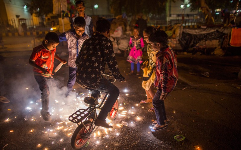 Ruc ro le hoi anh sang Diwali 2015-Hinh-4