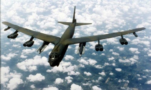 B-52 My bay sat dao nhan tao TQ boi dap o Bien Dong