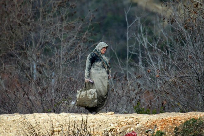 Xot xa nguoi ti nan lam bun “ket” o bien gioi Syria-Hinh-3