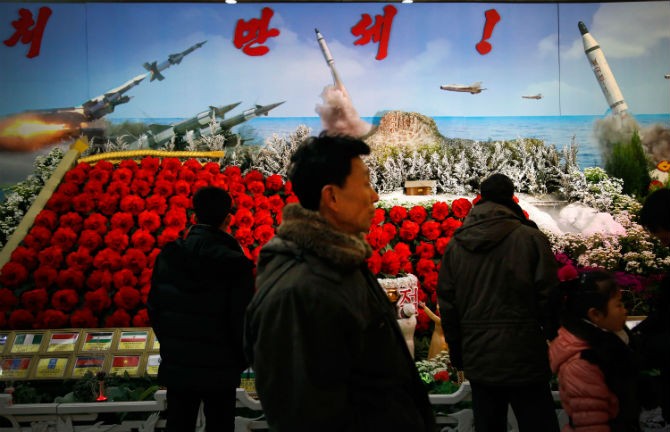 Trien lam hoa Kimjongilia mung sinh nhat ong Kim Jong-il-Hinh-8