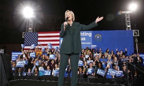 Hop kin o Nevada: Ba Clinton thang sit sao TNS Sanders