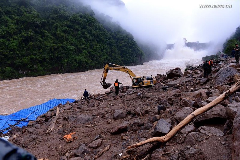 Hien truong vu lo dat o Trung Quoc chon vui 41 cong nhan-Hinh-4