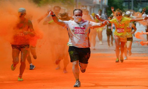 Doc dao cuoc dua Color Run 2016 o Moscow-Hinh-6