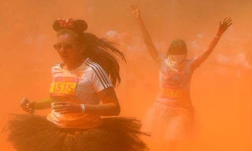 Doc dao cuoc dua Color Run 2016 o Moscow-Hinh-9