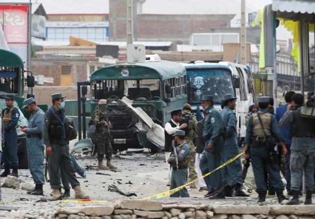 Hien truong Taliban danh bom lieu chet o Afghanistan, 70 nguoi thuong vong-Hinh-5