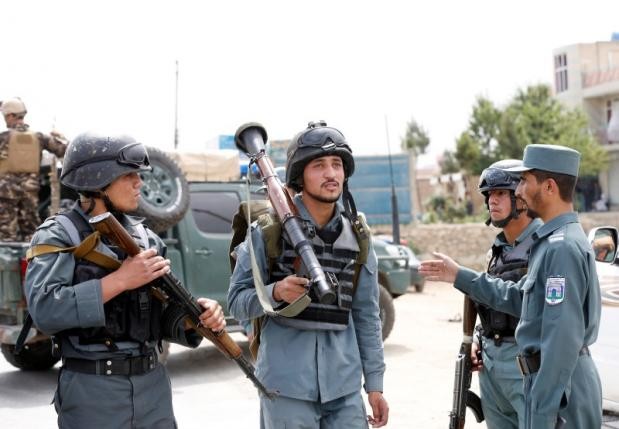 Hien truong Taliban danh bom lieu chet o Afghanistan, 70 nguoi thuong vong-Hinh-9