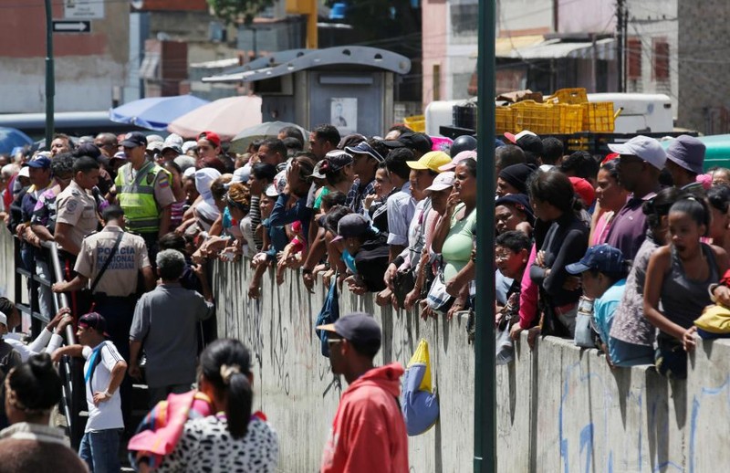 Khung hoang nhu yeu pham tram trong o Venezuela qua anh moi nhat-Hinh-5