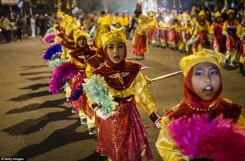 Loat anh the gioi Hoi giao ket thuc thang an chay Ramadan-Hinh-4