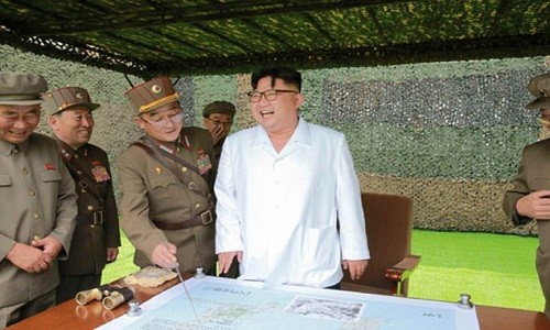 Ong Kim Jong-un canh bao co the tan cong hat nhan “moi luc”