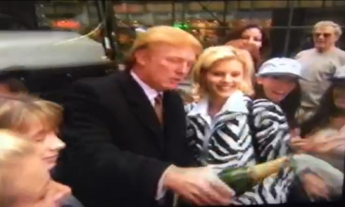 Lo video Donald Trump trong 