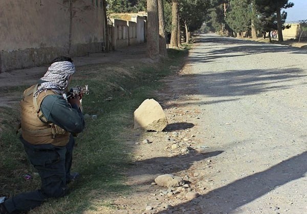 Quan doi Afghanistan xua duoi phien quan Taliban khoi Kunduz-Hinh-3
