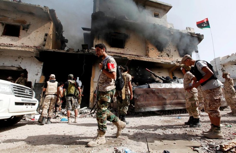 Libya danh duoi phien quan IS cuoi cung khoi thanh pho Sirte-Hinh-7