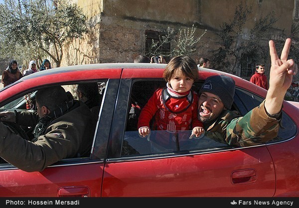 Chum anh quan dan Syria an mung chien thang Aleppo-Hinh-4