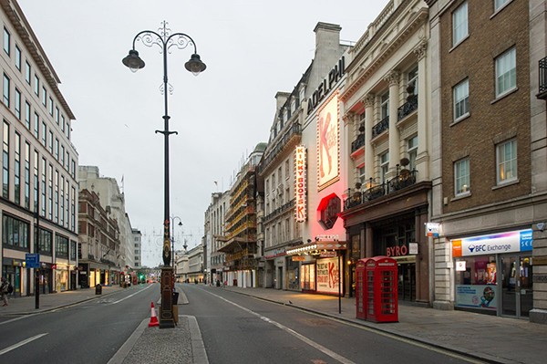 Hinh anh London vang lang trong ngay le Giang sinh-Hinh-3