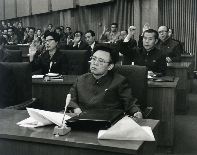 Chum anh Chu tich Kim Il-sung va con chau day quyen luc-Hinh-3