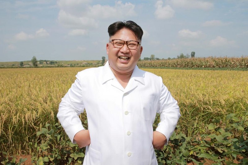Chum anh Chu tich Kim Il-sung va con chau day quyen luc-Hinh-8