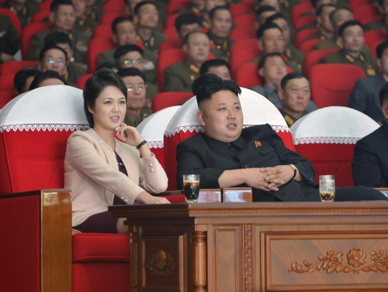 Chum anh Chu tich Kim Il-sung va con chau day quyen luc-Hinh-9