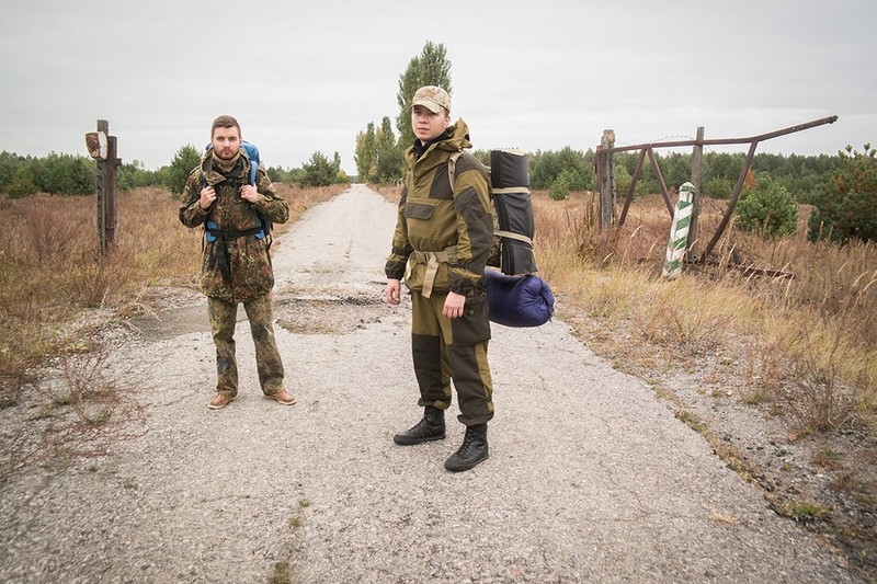 Chum anh lieu linh dot nhap “vung dat chet” Chernobyl o Ukraine