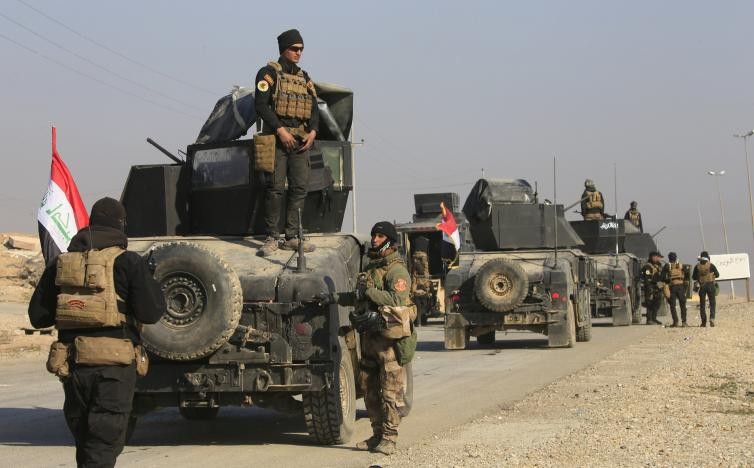 Anh: Luc luong Iraq giai phong san bay Mosul khoi IS-Hinh-9
