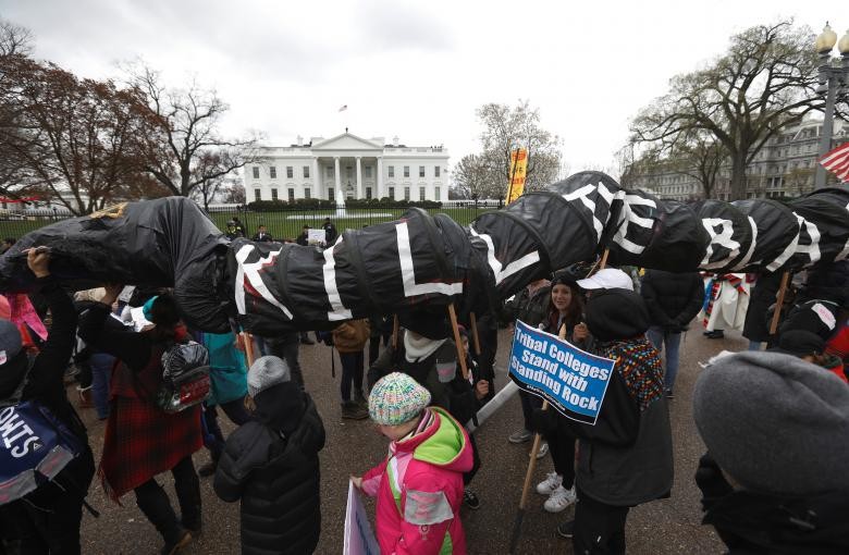 Dan My tiep tuc bieu tinh phan doi du an Dakota Access-Hinh-3