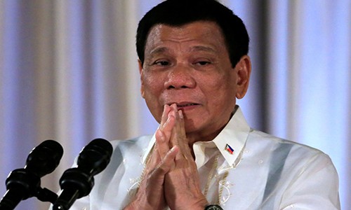 Nghi si Philippines kien nghi quoc hoi luan toi Tong thong Duterte