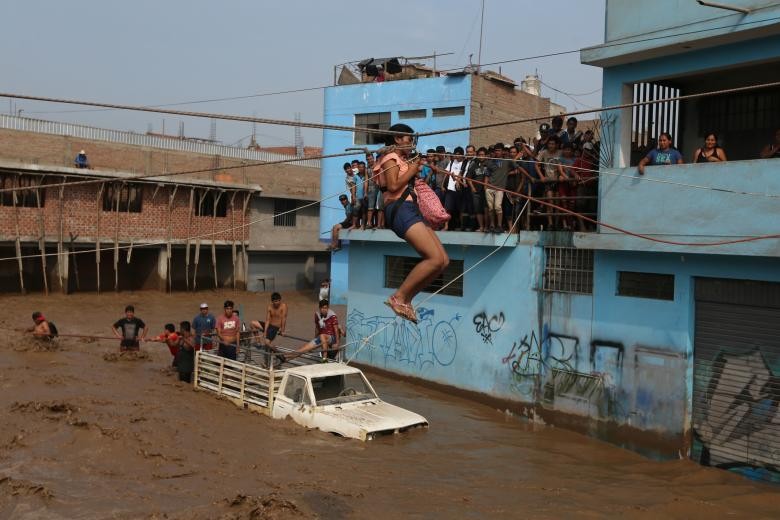 Canh tuong lo dat va lu lut kinh hoang o Peru-Hinh-14