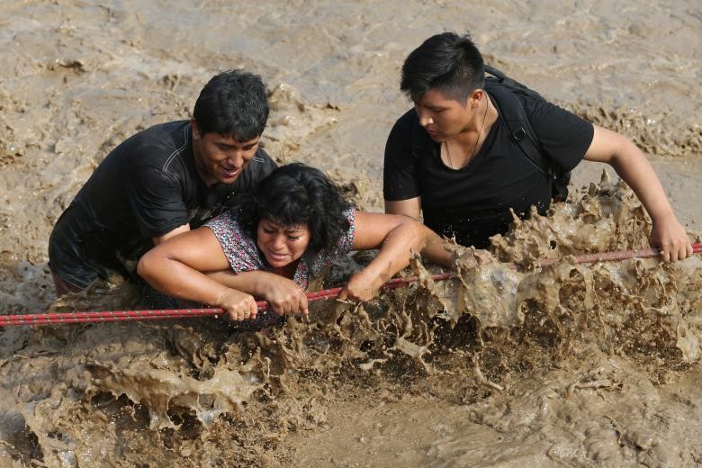 Canh tuong lo dat va lu lut kinh hoang o Peru-Hinh-2