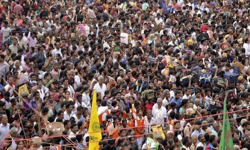 Giam dap trong le ruoc Phuc sinh, 100 nguoi bi thuong