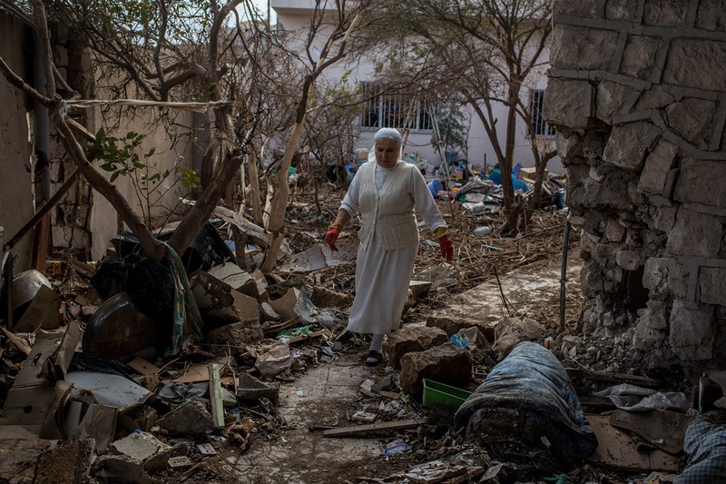 Chum anh nguoi dan Iraq tro ve thi tran Qaraqosh hoang tan-Hinh-3