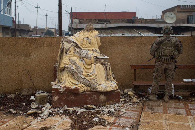 Chum anh nguoi dan Iraq tro ve thi tran Qaraqosh hoang tan-Hinh-4