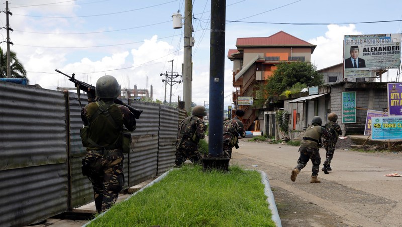 Binh si Philippines gap kho khi doi dau phien quan o Marawi-Hinh-2