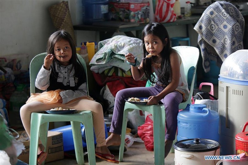 Anh: Philippines dieu quan tiep vien toi thanh pho Marawi danh khung bo-Hinh-9