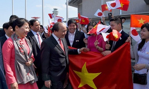 Thu tuong Nguyen Xuan Phuc den Tokyo, bat dau chuyen tham Nhat Ban