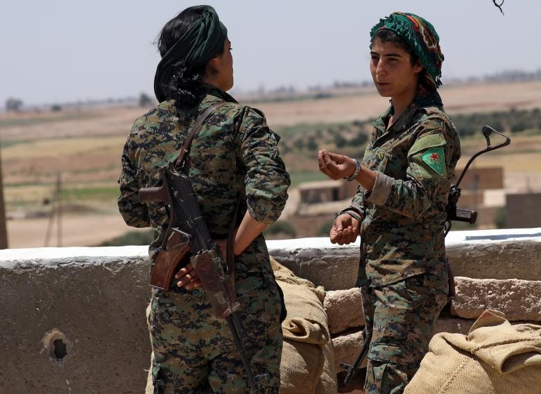 Anh: SDF tong tan cong giai phong “thu phu” IS Raqqa-Hinh-12