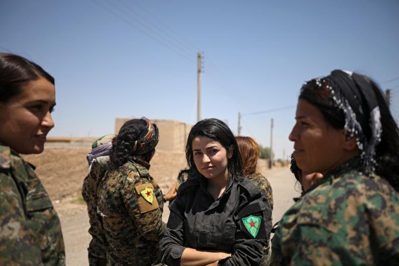 Anh: SDF tong tan cong giai phong “thu phu” IS Raqqa-Hinh-9