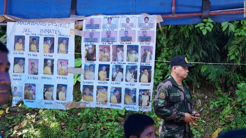 Khon kho cuoc song nguoi dan Philippines chay khoi Marawi-Hinh-14