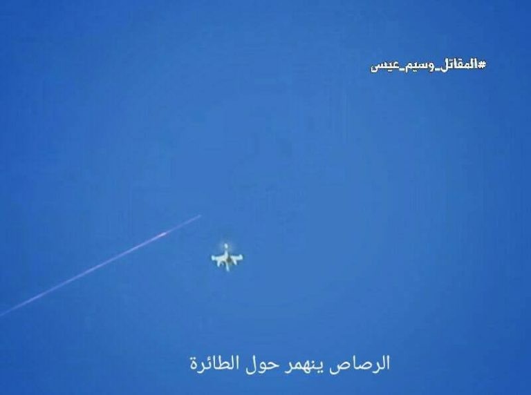 Anh: Quan doi Syria ban ha UAV cua khung bo than al-Qaeda-Hinh-3