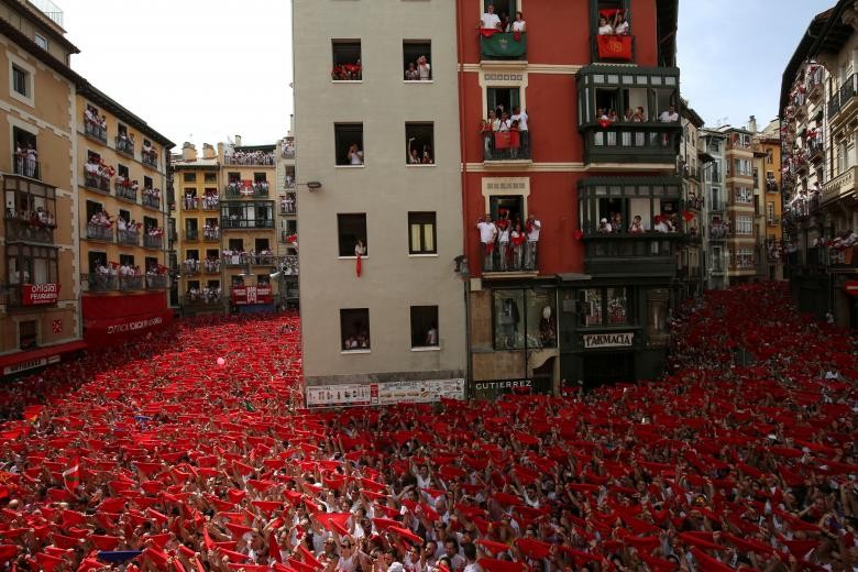 Khiep dam le hoi bo tot San Fermin o Tay Ban Nha-Hinh-12