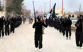 Kinh hoang phien quan IS thieu song dan thuong tai “thu phu” Raqqa