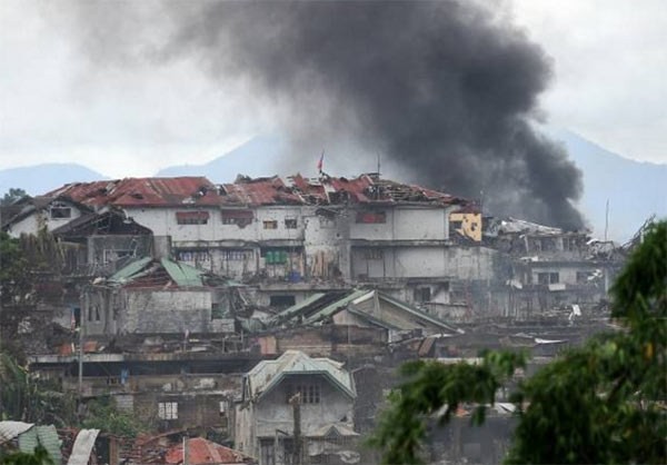 Anh: Quan doi Philippines rao riet lung suc khung bo o Marawi-Hinh-3