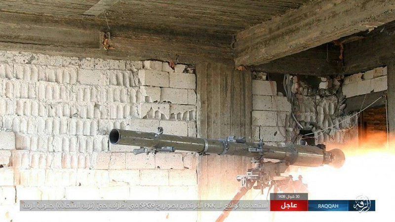 Kinh hoang phien quan IS danh bom lieu chet o Raqqa-Hinh-10