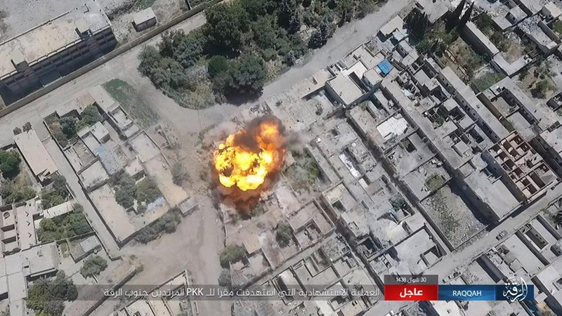 Kinh hoang phien quan IS danh bom lieu chet o Raqqa-Hinh-5