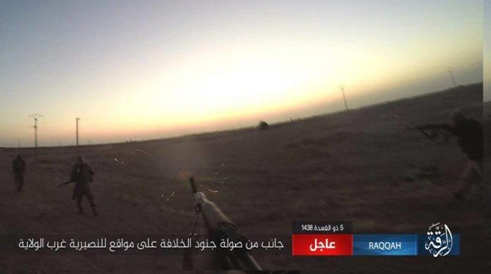 Anh: IS bat ngo tan cong du doi quan doi Syria o Raqqa-Hinh-8