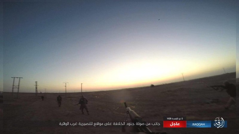 Anh: IS bat ngo tan cong du doi quan doi Syria o Raqqa