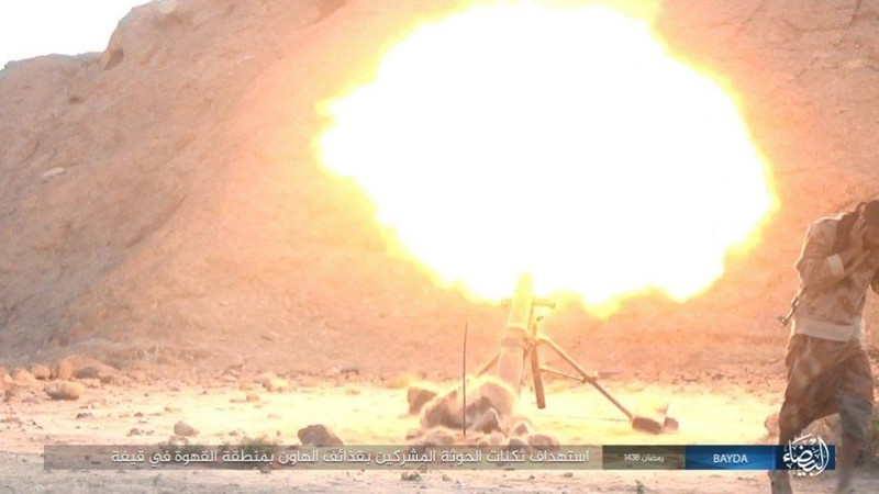 Anh: Khung bo IS tan cong ac liet quan Houthi o Yemen-Hinh-8