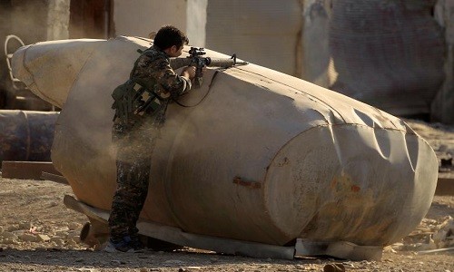 Anh: SDF doc suc danh IS tai “thu phu” Raqqa-Hinh-4