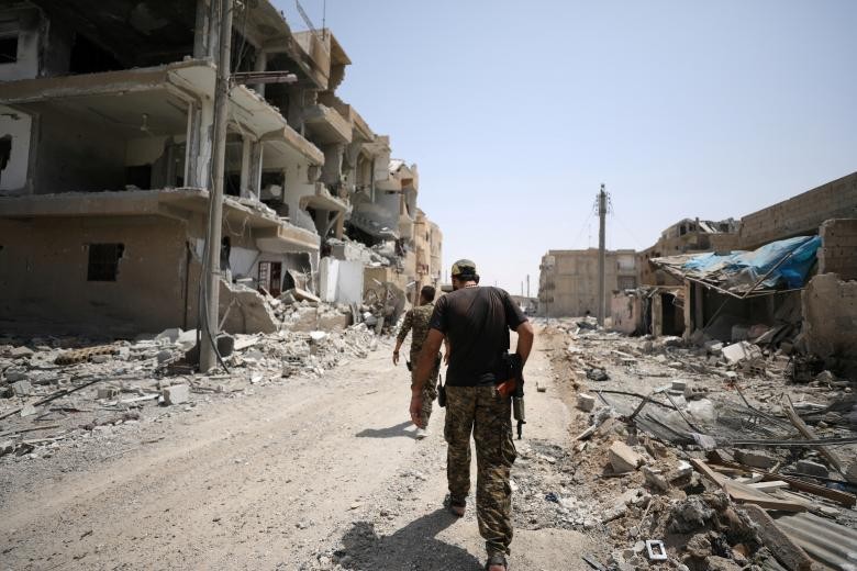 Anh: SDF doc suc danh IS tai “thu phu” Raqqa-Hinh-8